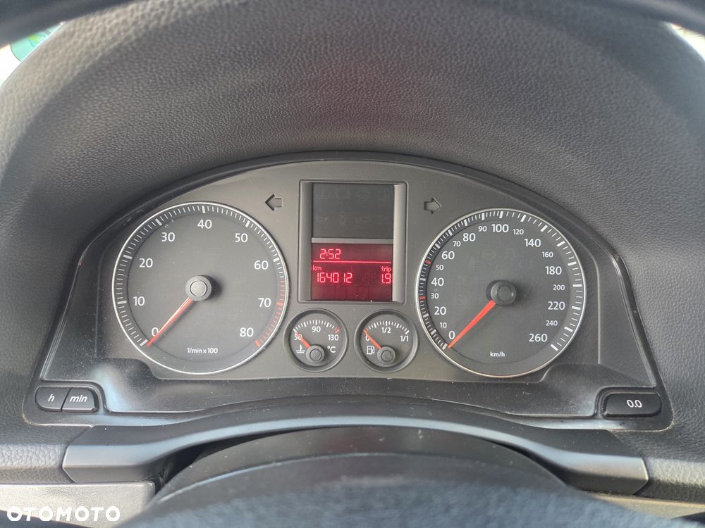 Volkswagen Jetta 1.6 Trendline - 17