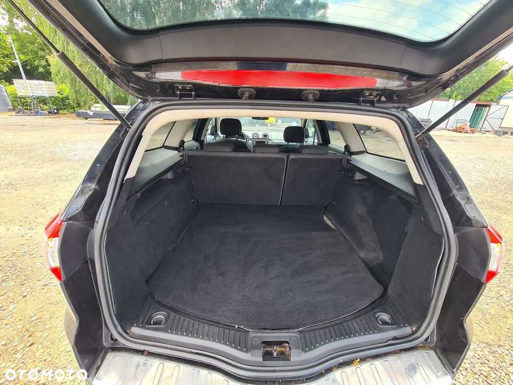 Ford Mondeo - 32