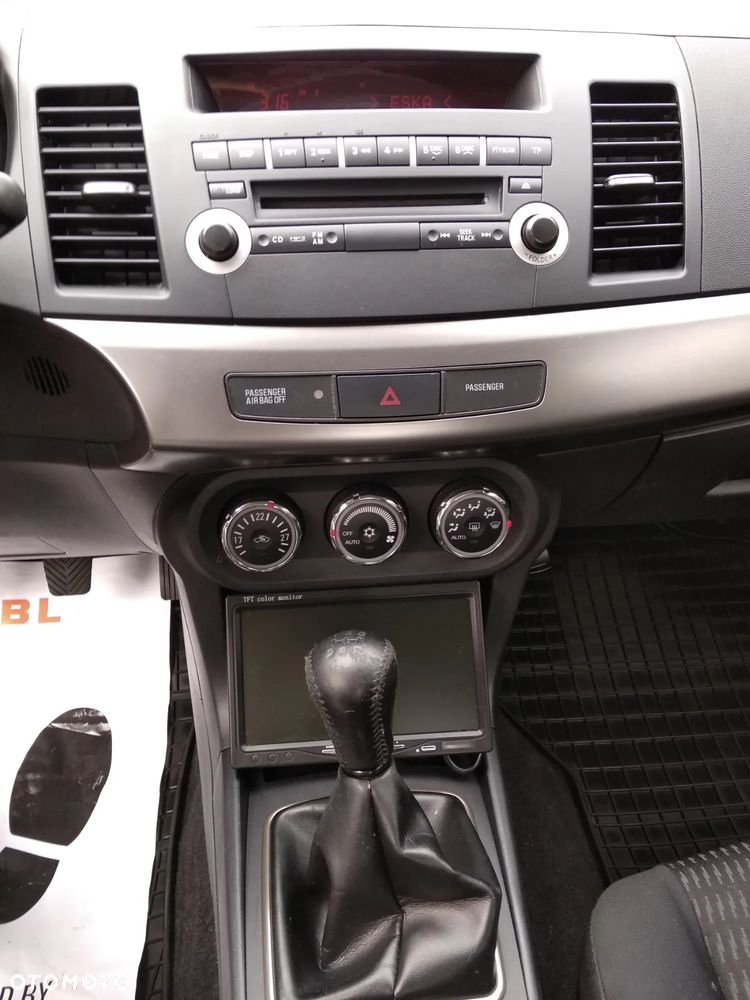 Mitsubishi Lancer 1.6 Invite - 7