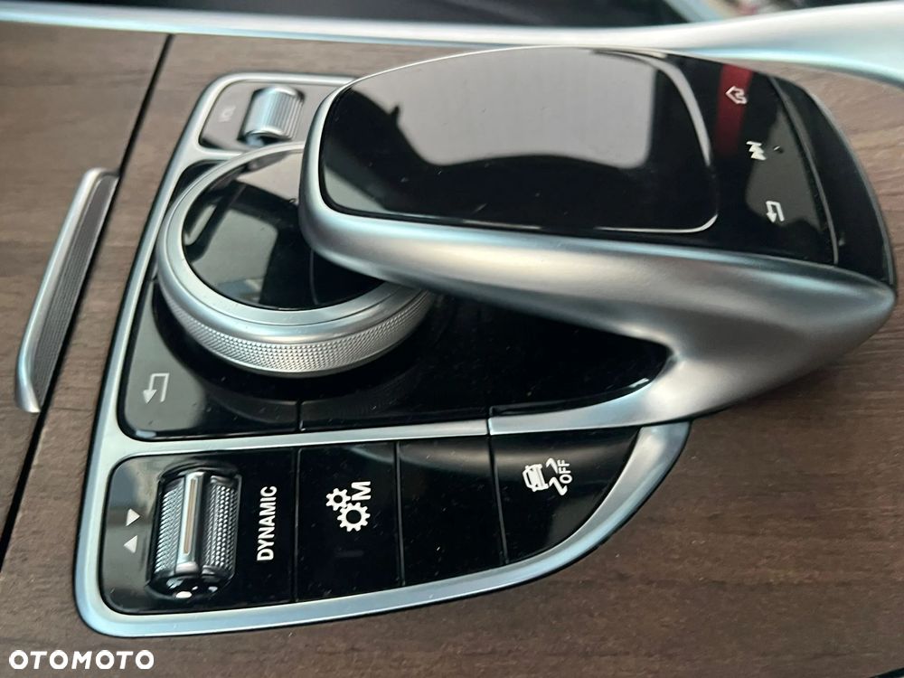 Mercedes-Benz Klasa G AMG 63 Stronger Than Time Edition - 24