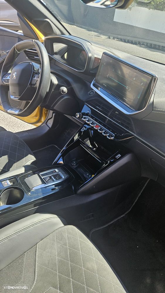 Peugeot e-208 50 kWh GT - 11