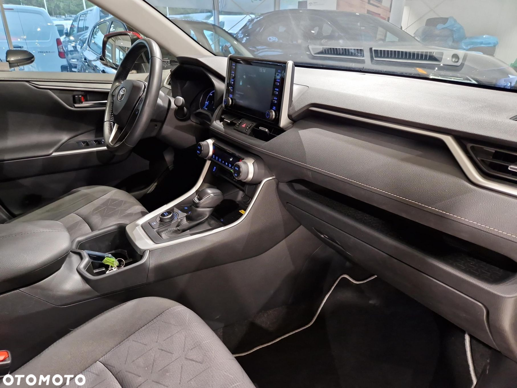 Toyota RAV4 - 9