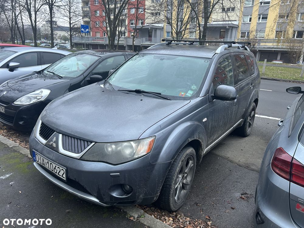 Mitsubishi Outlander - 3