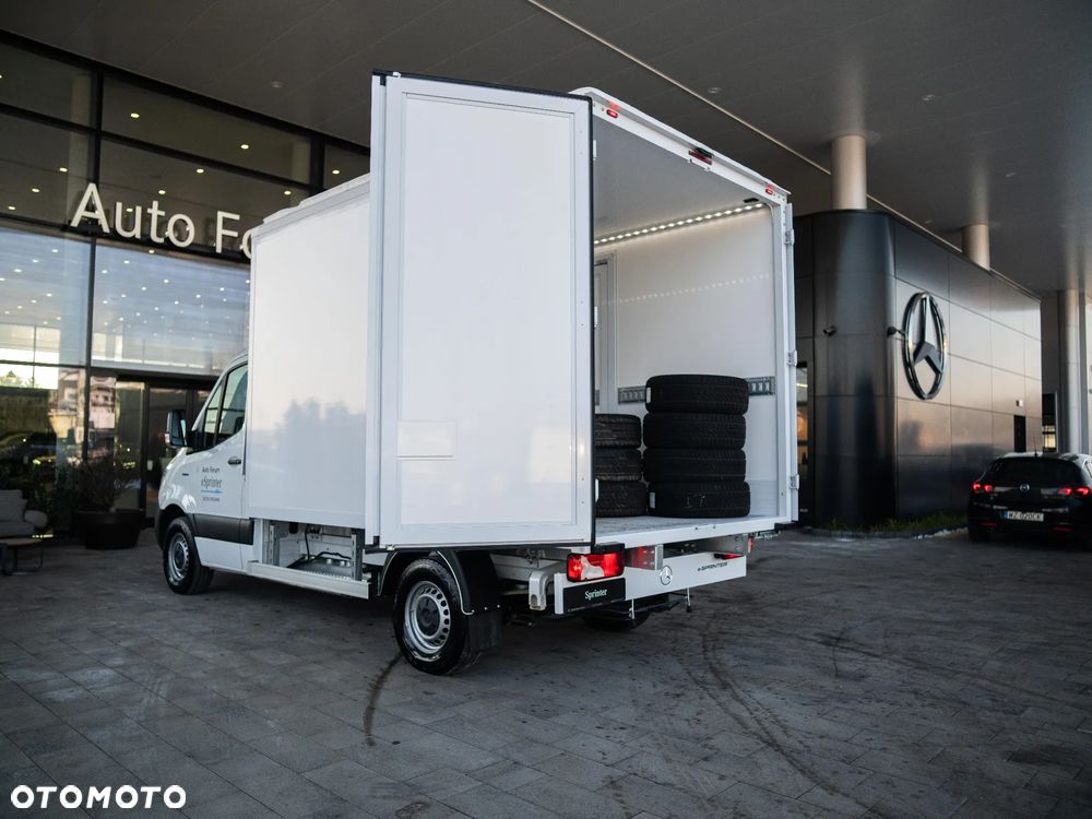 Mercedes-Benz eSprinter - 13
