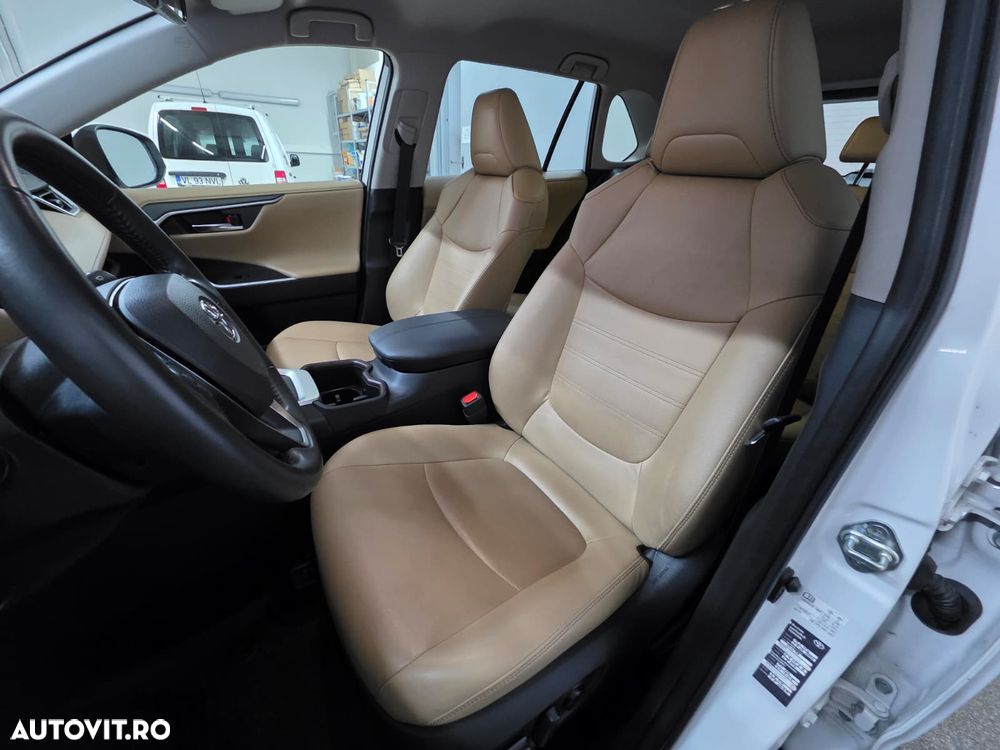 TOYOTA RAV4 2024 — imagine 10