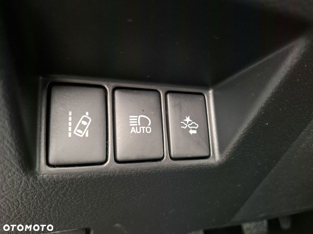 Toyota Yaris 1.0 Active EU6 - 18