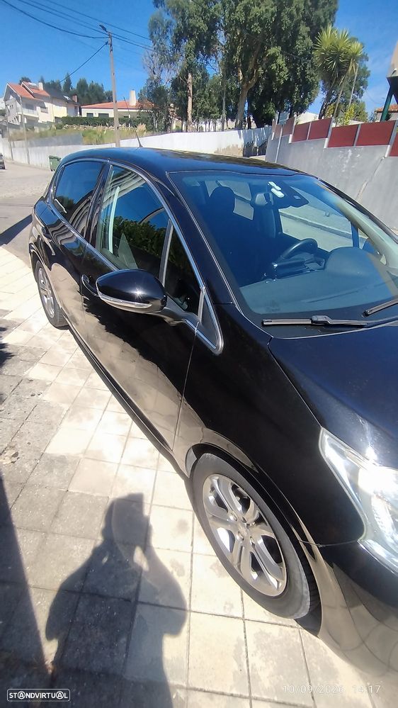 Peugeot 208 1.2 PureTech Allure - 4