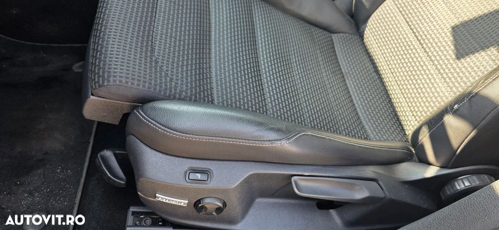 Volkswagen Golf 1.6 TDI BlueMotion Technology Lounge - 6