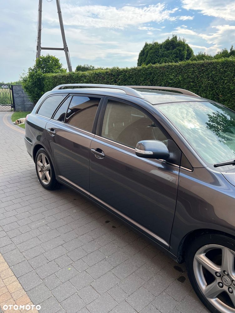 Toyota Avensis 2.2 D-4D Platinium - 4