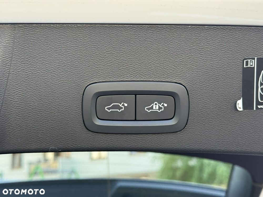 Volvo XC 40 B4 B Geartronic RDesign - 36