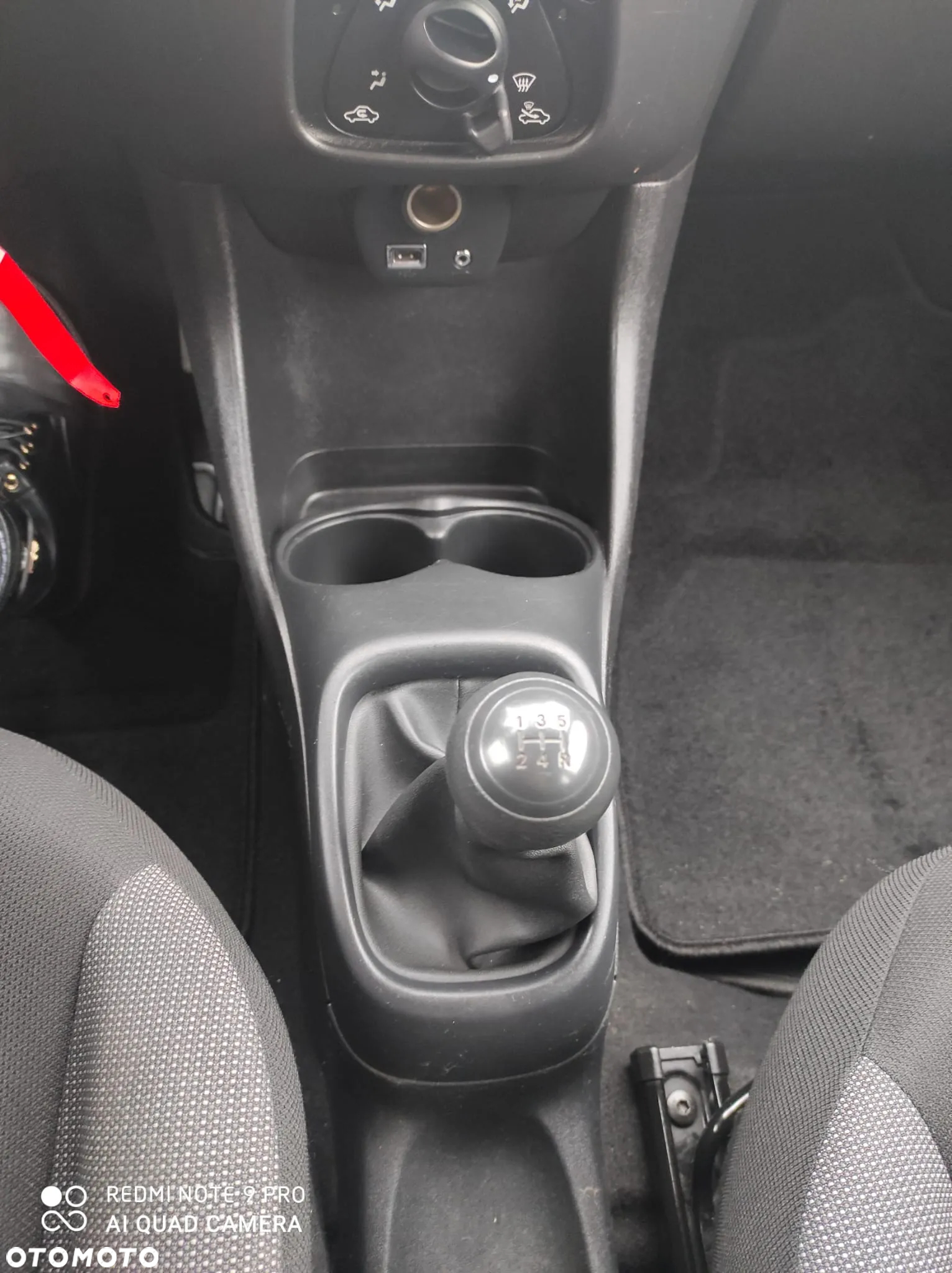 Toyota Aygo x-clusiv - 8