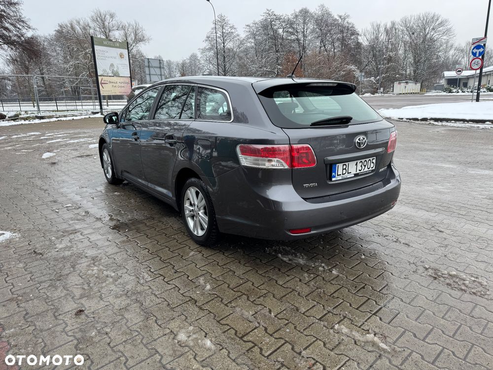 Toyota Avensis 1.8 Sol EU5 - 5