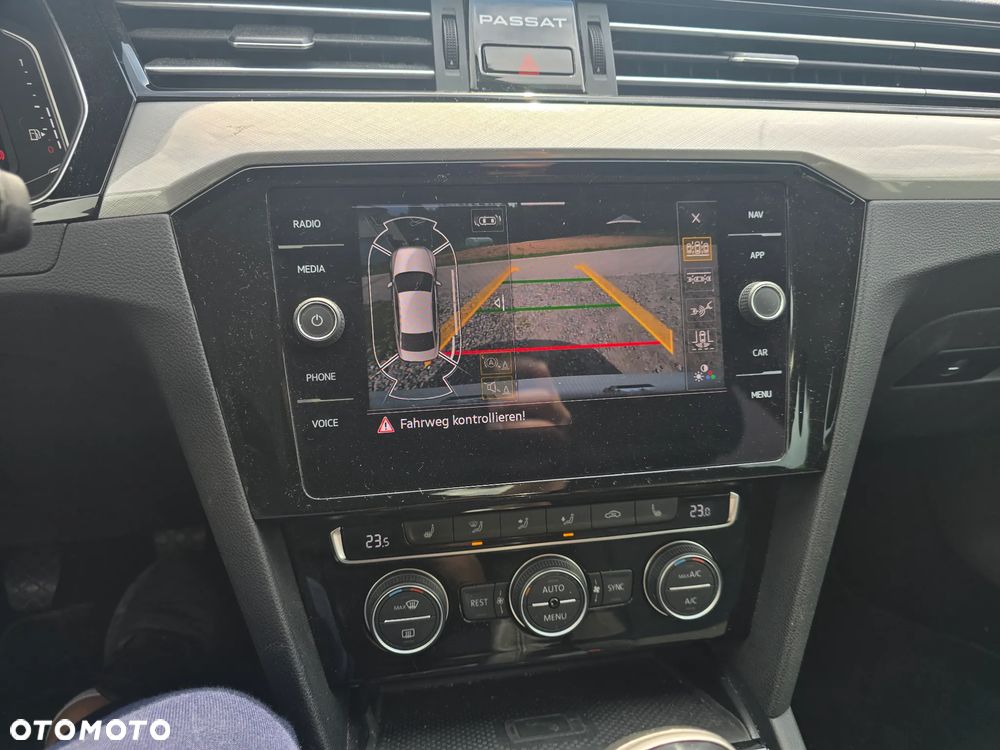 Volkswagen Passat 2.0 TDI (BlueMotion Technology) Comfortline - 12
