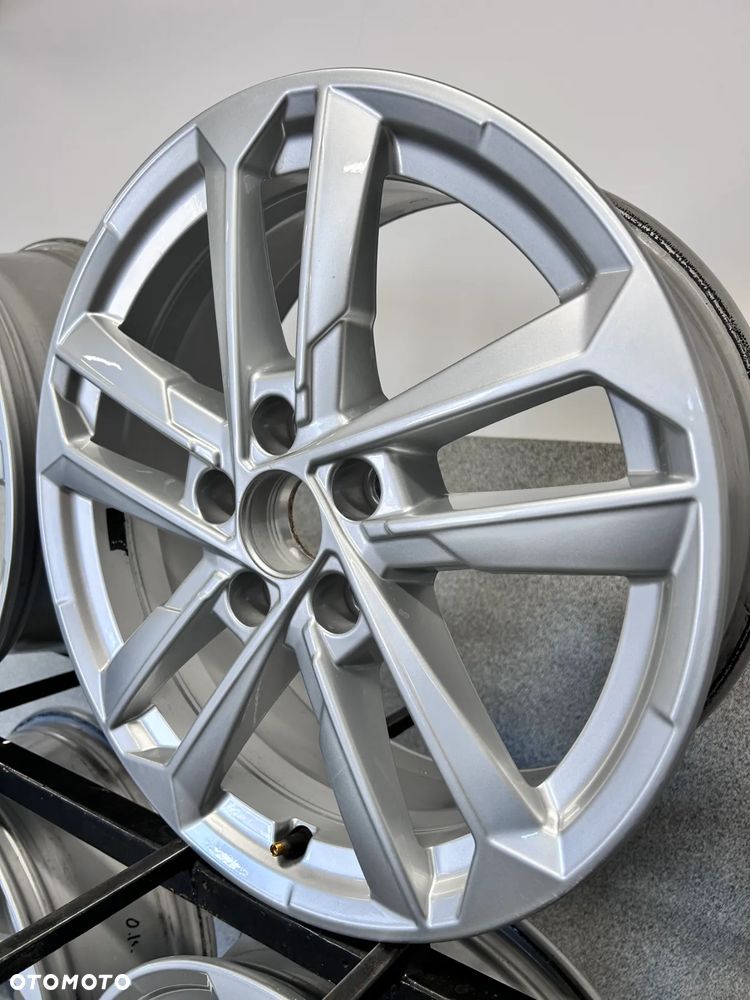 4 FELGI ALU. AUDI A3, S3 8Y0, VW T-ROC 17'' E6,5J  ET43 - 7