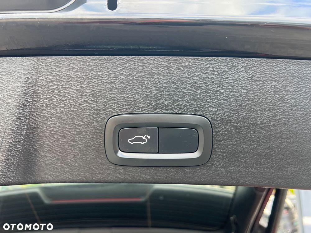 Volvo XC 40 D3 AWD Momentum Pro - 20