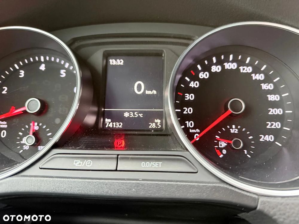 Volkswagen Polo 1.2 TSI Blue Motion Technology Allstar - 22