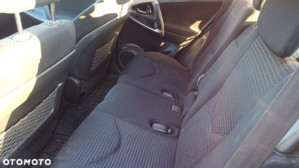 Toyota RAV4 2.0 4x4 - 18
