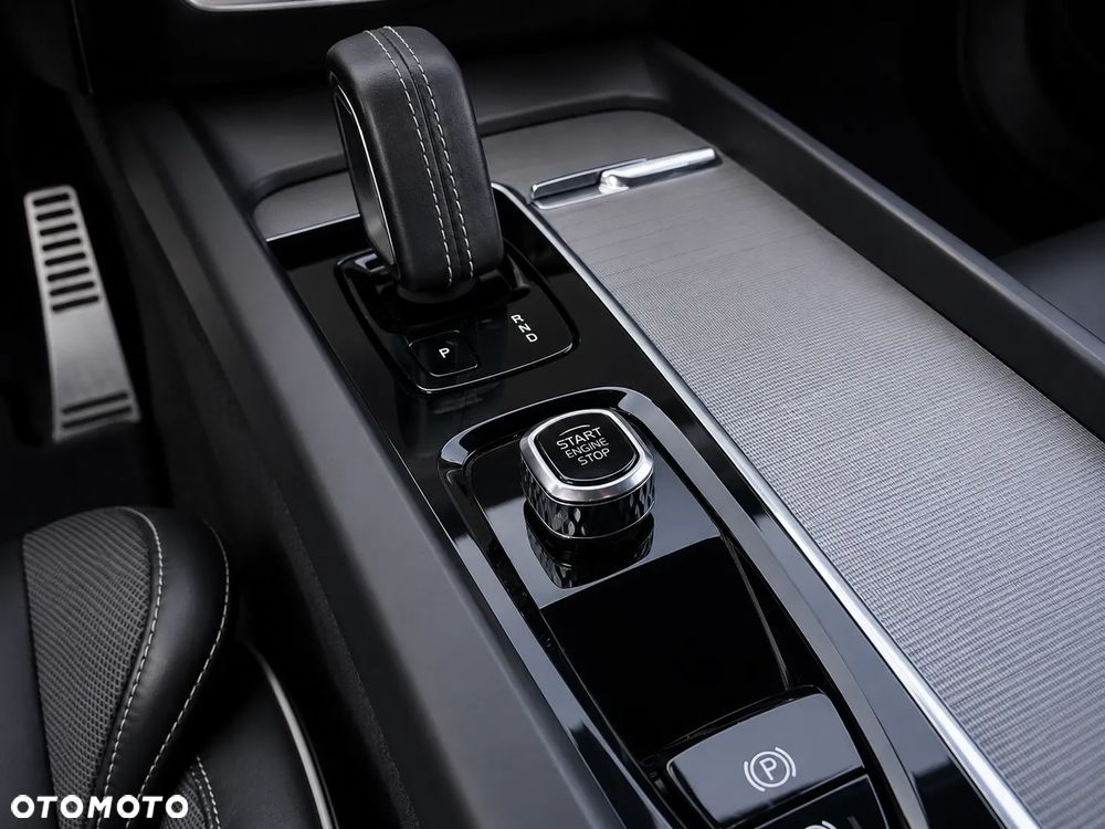 Volvo XC 60 B4 D Ultimate Dark - 22