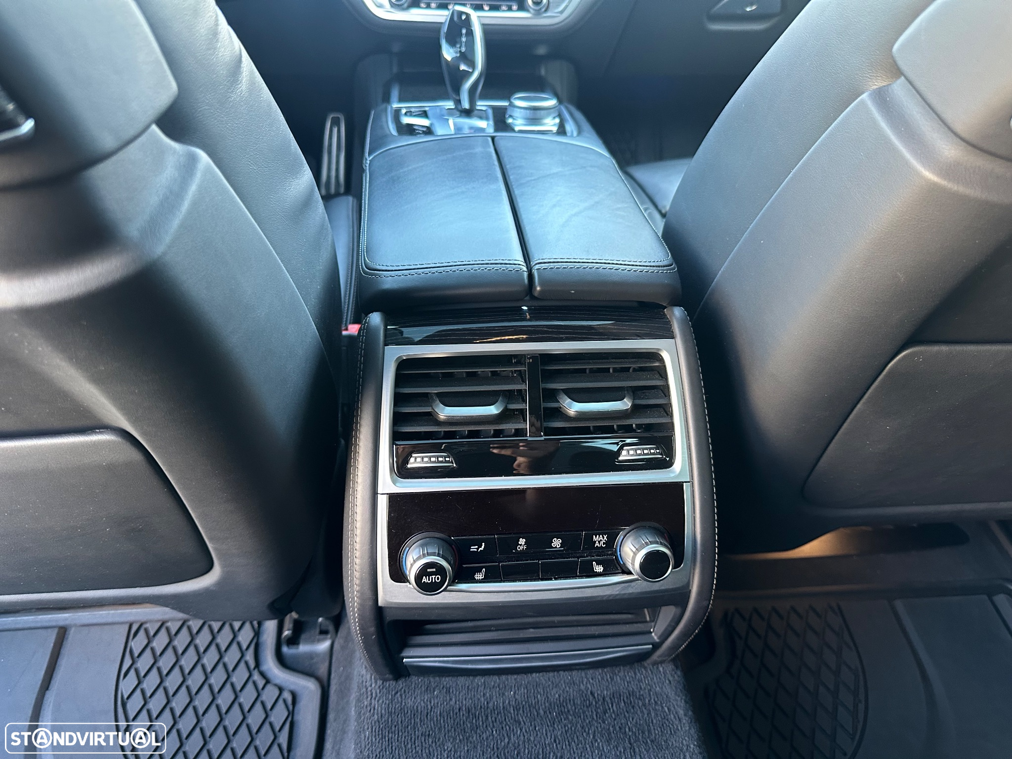 BMW 745 e iPerformance Pack M Auto - 29