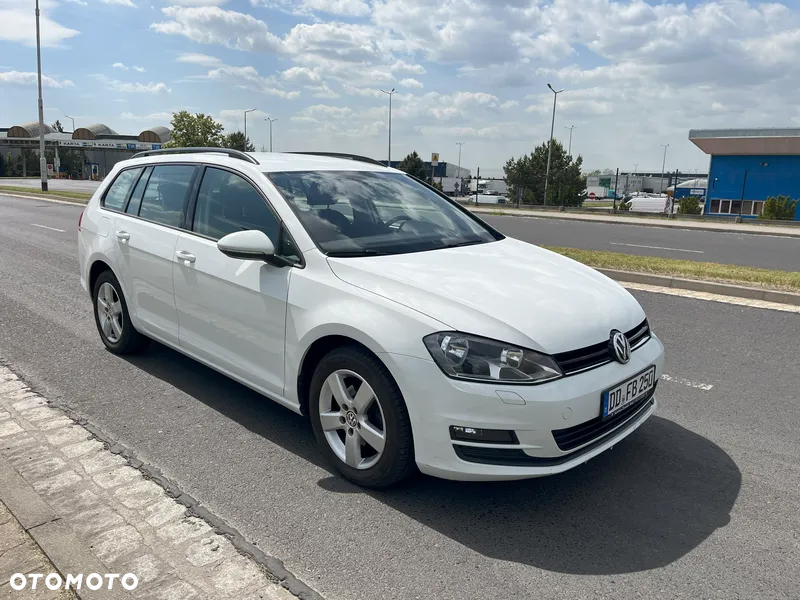 Volkswagen Golf - 2