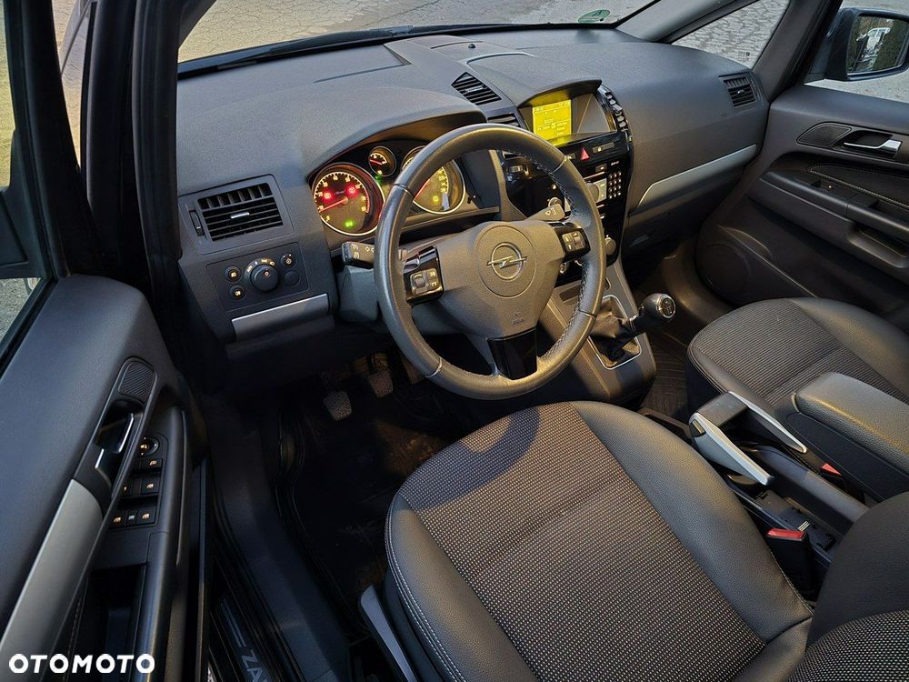 Opel Zafira 1.8 Cosmo - 9
