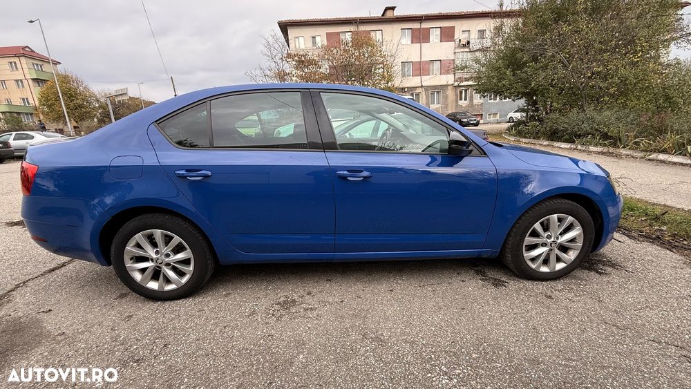 Skoda Octavia 2.0 TDI DSG 4X4 Style - 8