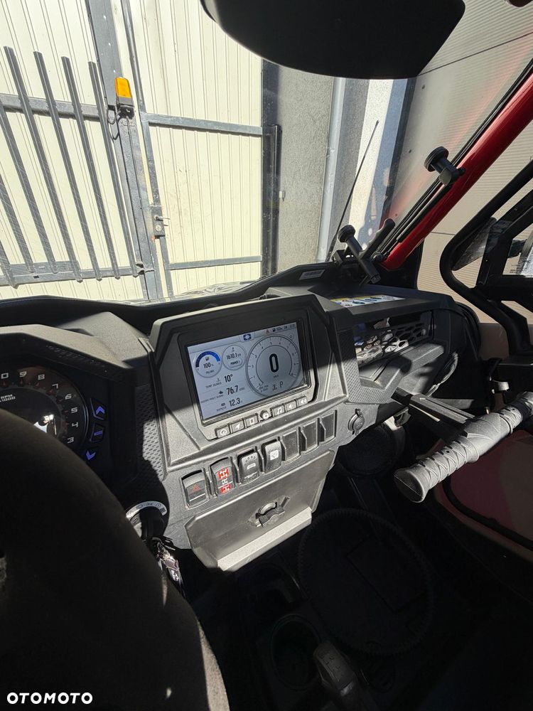 Polaris RZR - 8