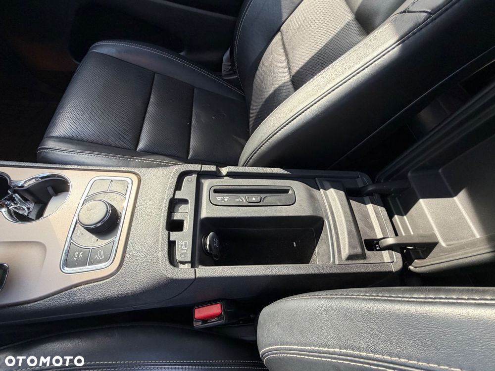 Jeep Grand Cherokee - 16
