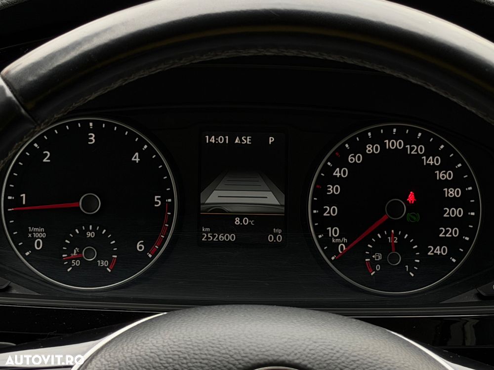 Volkswagen Multivan - 24