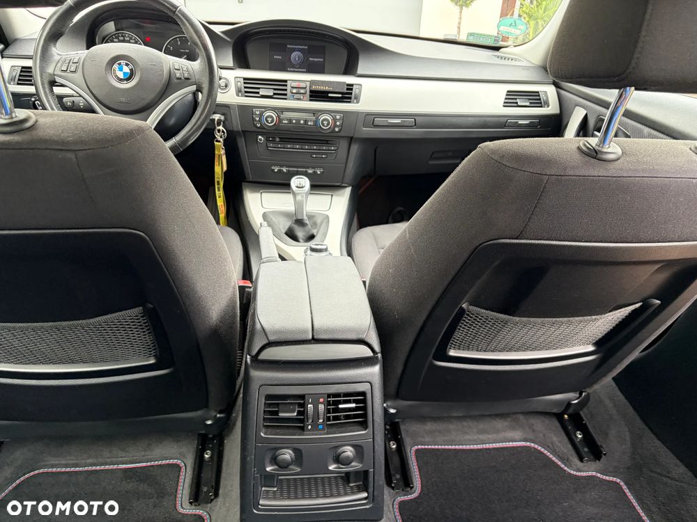 BMW Seria 3 318i - 12