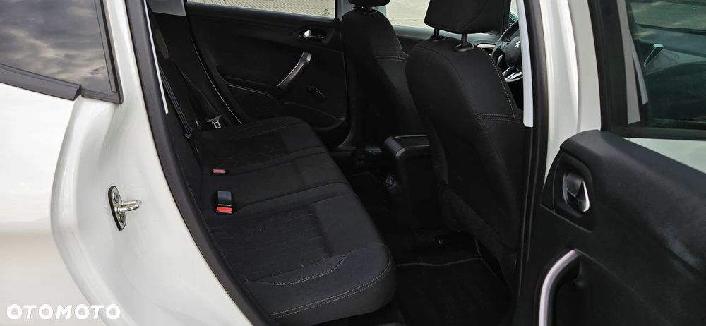 Peugeot 2008 PureTech 82 Allure - 9
