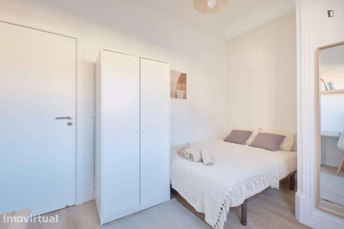 Quarto - localizado em Alameda Lisbon - Grande imagem: 2/36