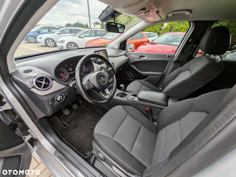 Mercedes-Benz Klasa B 180 Style - 25