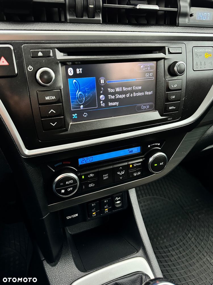 Toyota Auris 1.6 Premium - 18