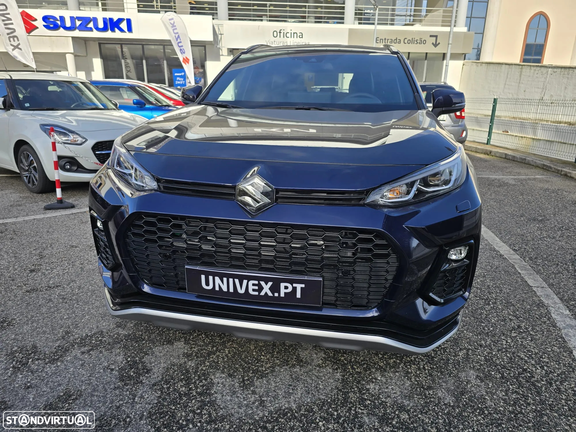 Suzuki Across 2.5L PHEV GLX AWD - 6