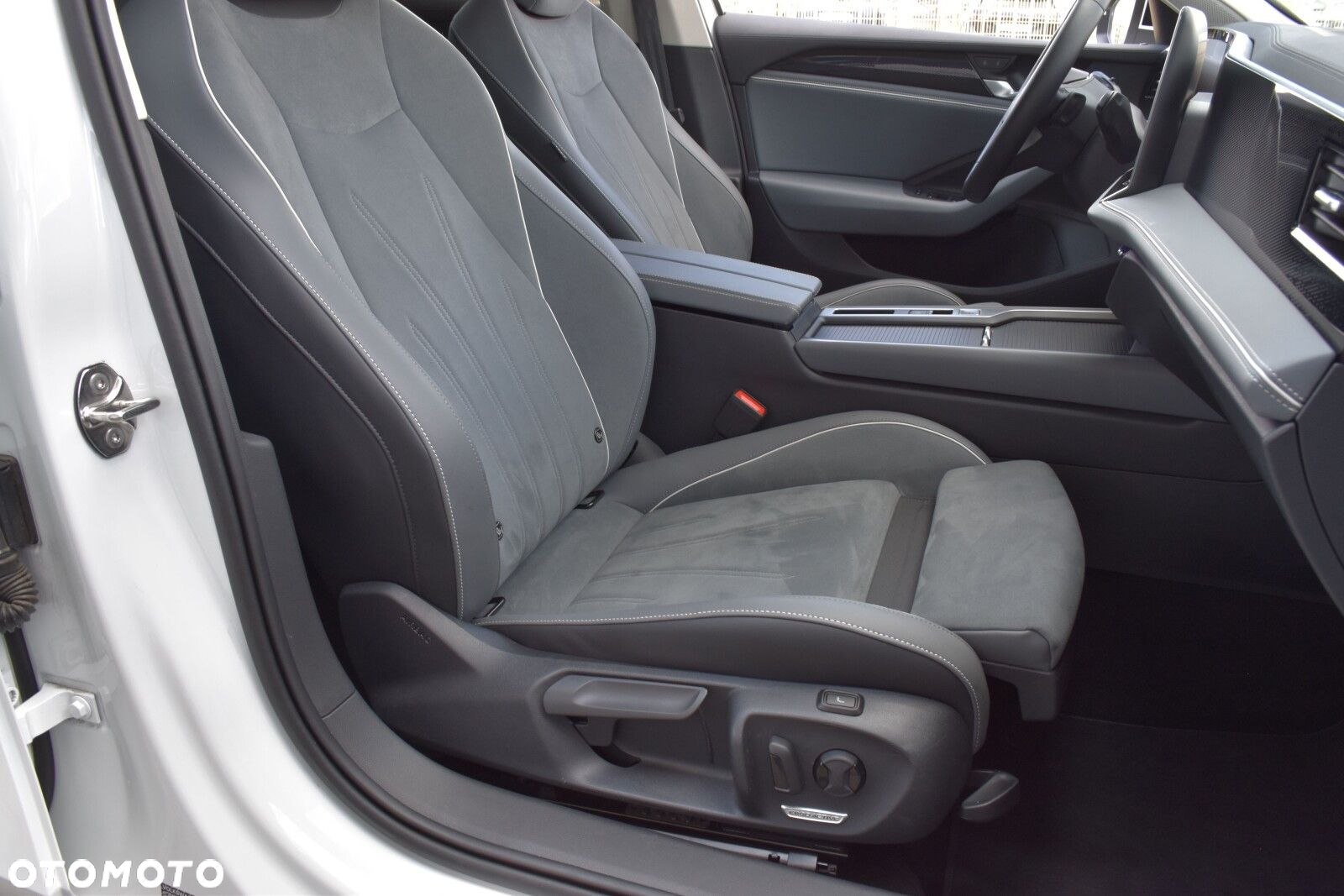 Volkswagen Passat 1.5 TSI EVO Business DSG - 32