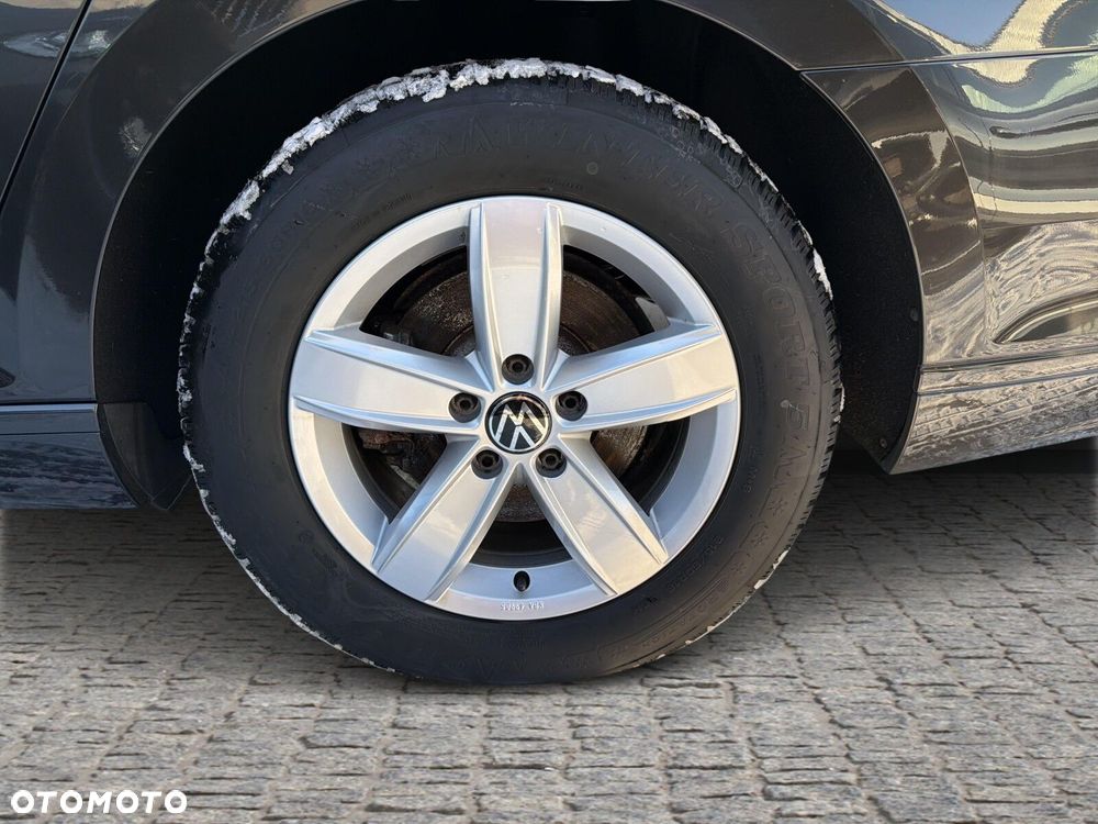 Volkswagen Passat - 20