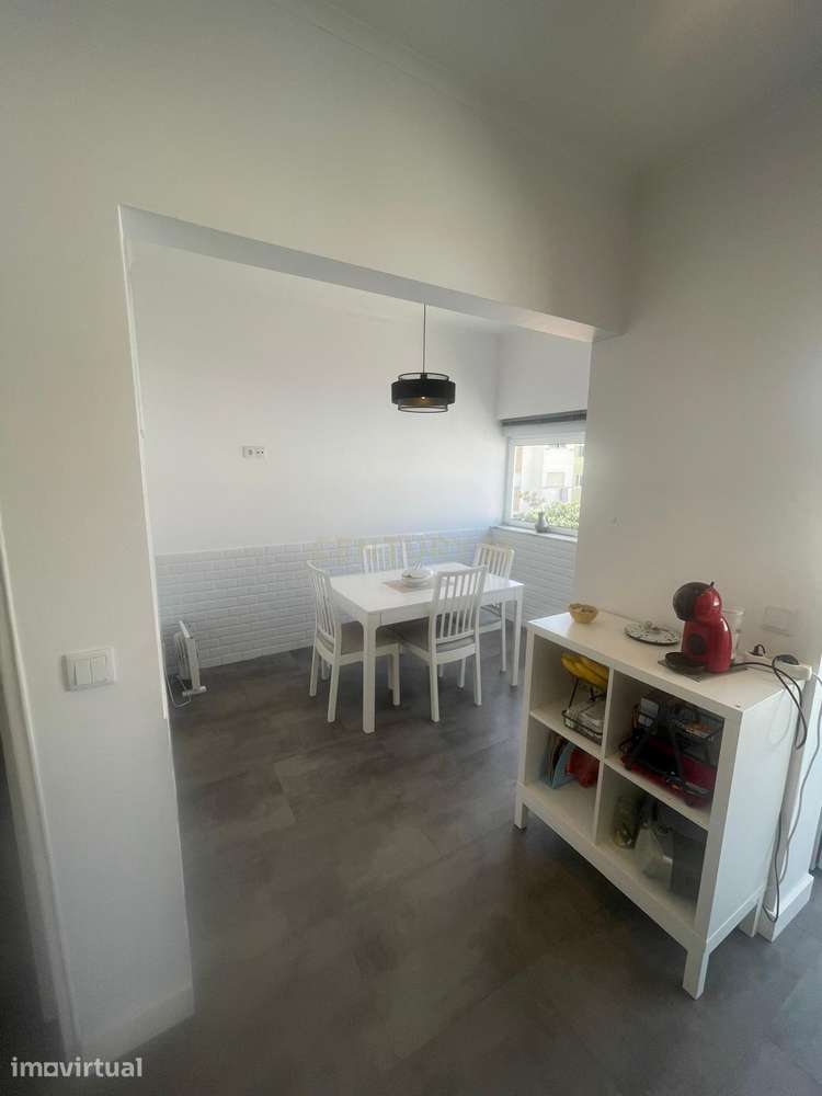 Apartamento T2 com possibilidade de utilização como T3 | Excelente loc - Grande imagem: 4/18