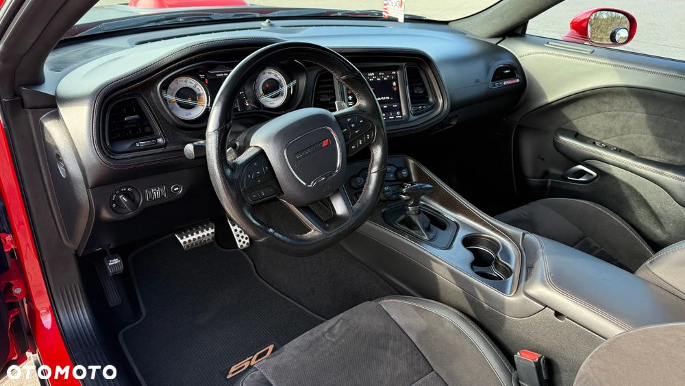 Dodge Challenger - 21