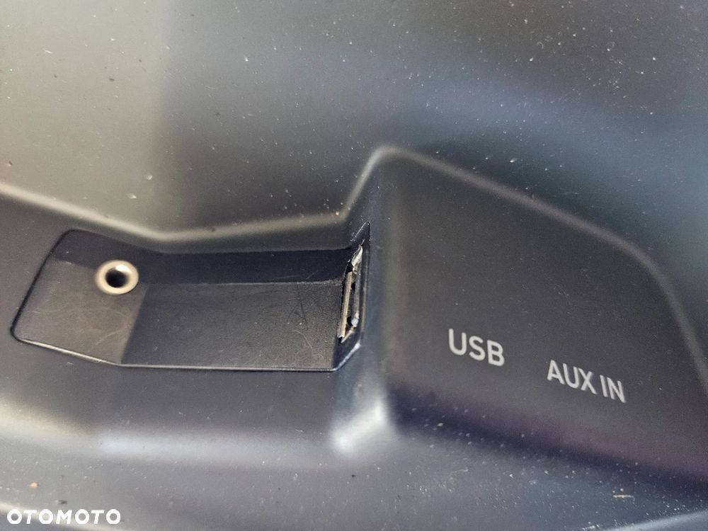 Seat Ibiza 6J IV 4 gniazdo USB AUX 6J0035342E - 1