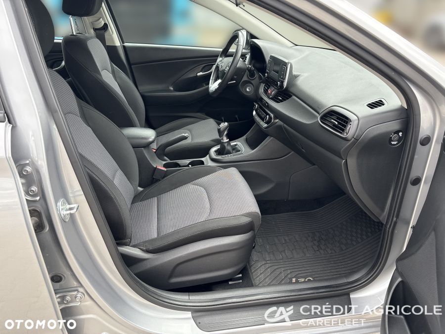Hyundai i30 1.5 DPI Classic + - 18