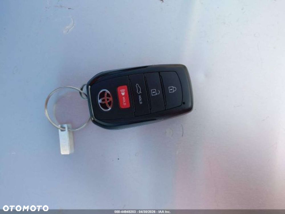 Toyota Camry - 13
