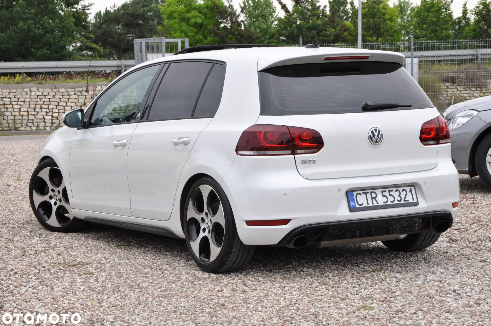 Volkswagen Golf 2.0 GTI DSG adidas - 5