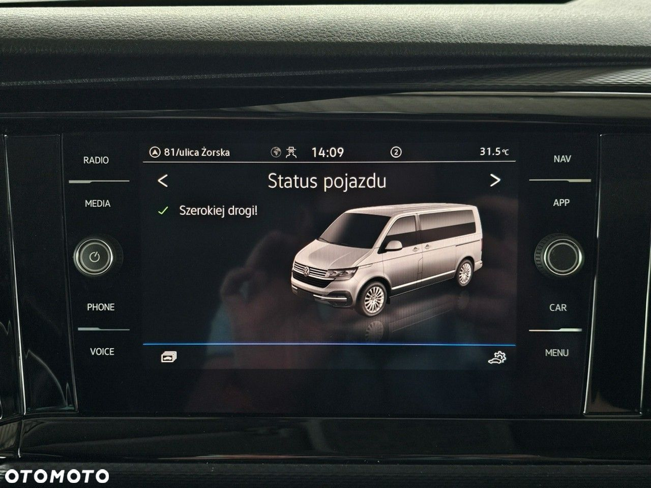 Volkswagen Multivan - 24
