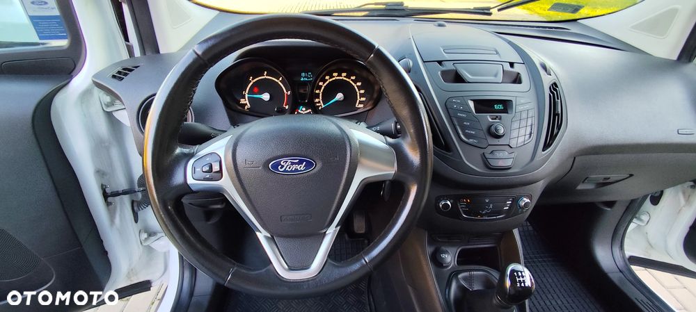 Ford Transit Courier - 22