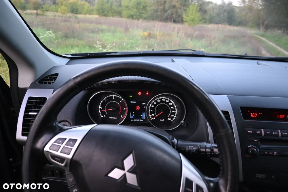 Mitsubishi Outlander 2.2 DID Intense + EU5 - 11
