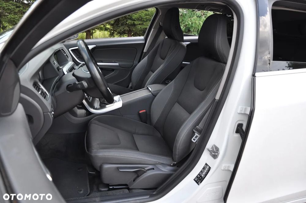 Volvo V60 D4 Geartronic - 17