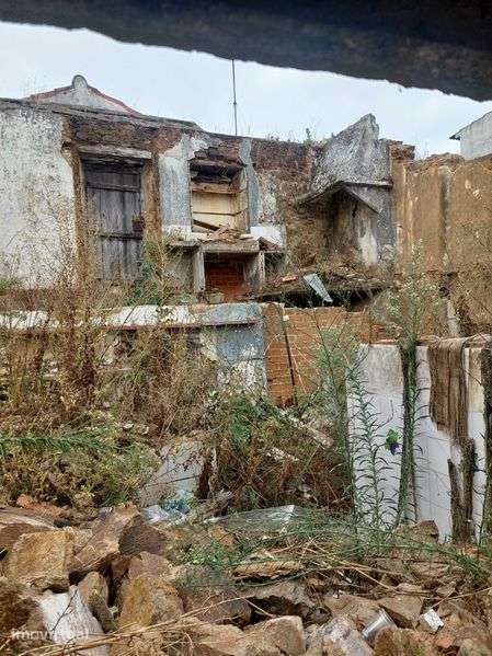 Vendo terreno urbano com ruinas - Grande imagem: 4/7