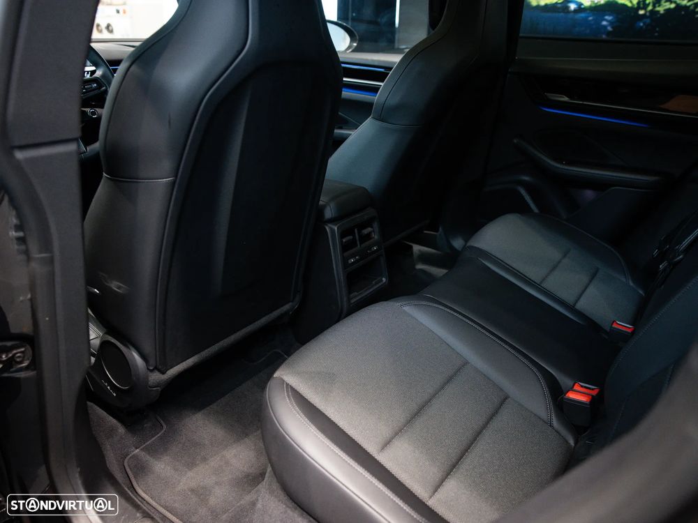 Porsche Macan Electric 4 - 25