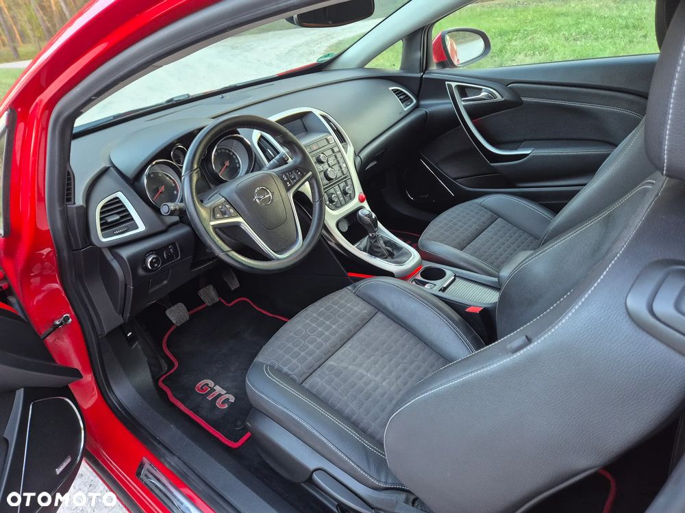 Opel Astra 1.6 T Cosmo - 18
